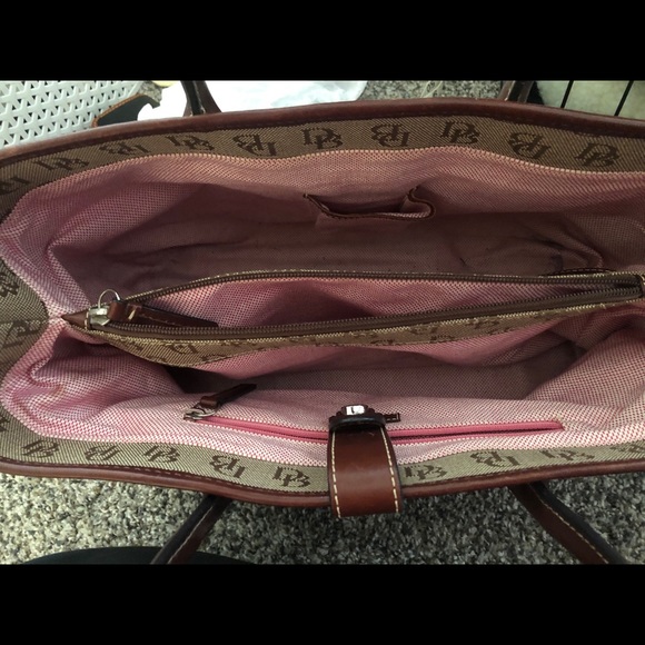 Dooney & Bourke Signature Tote - Picture 3 of 8